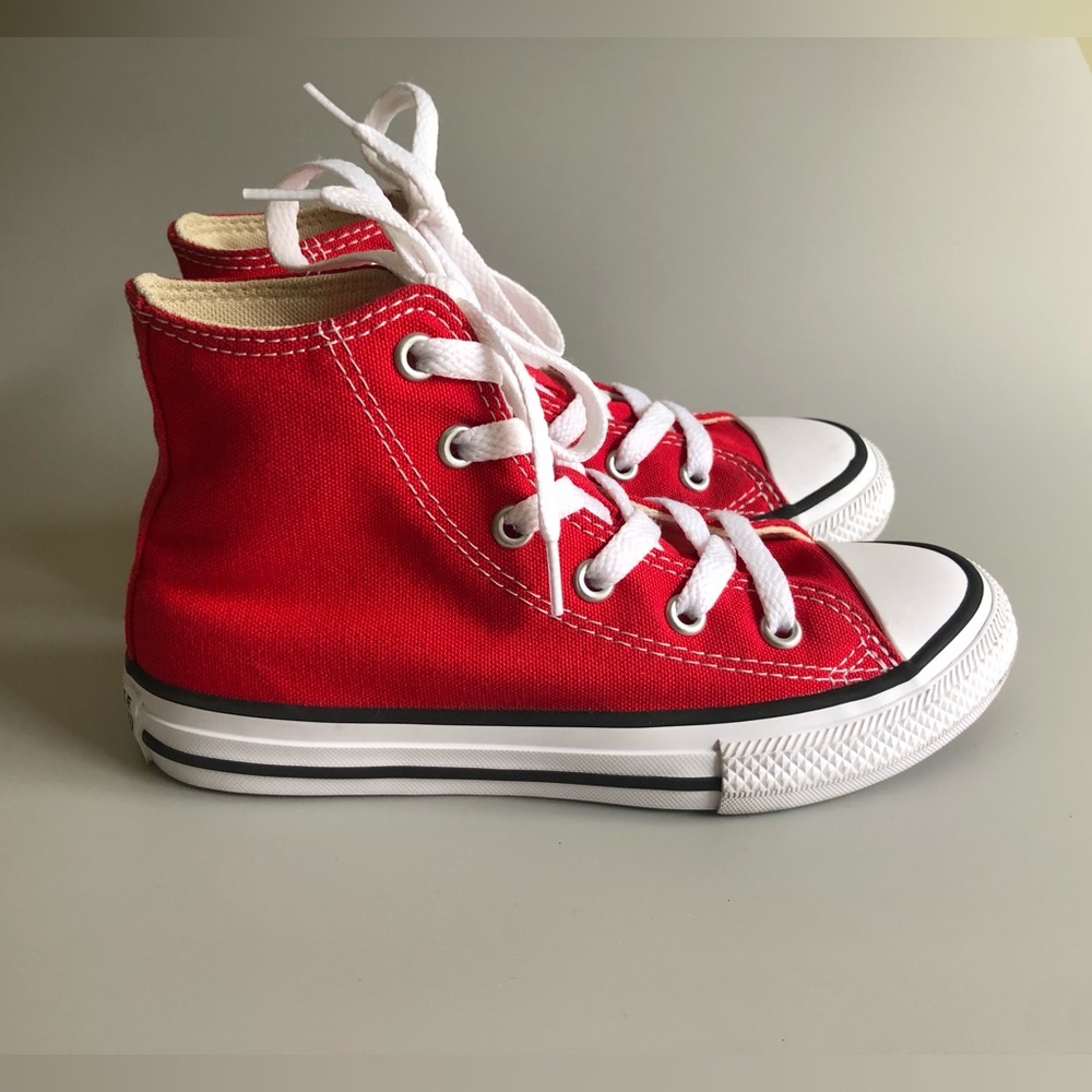 Converse Chuck Taylor All Star Canvas Hi Top Sneakers Red Kids Size: US 13